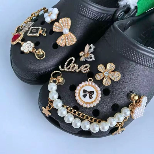 Crocs customisées – Style glamour & chic
